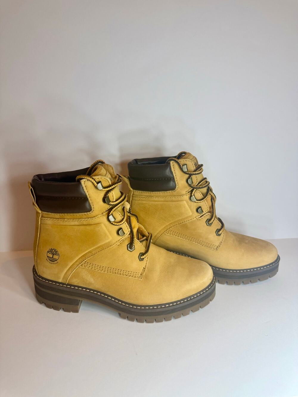 Timberland Women’s 6-Inch Premium Waterproof Boots Wheat Nubuck Size 7.5 A2HQ3